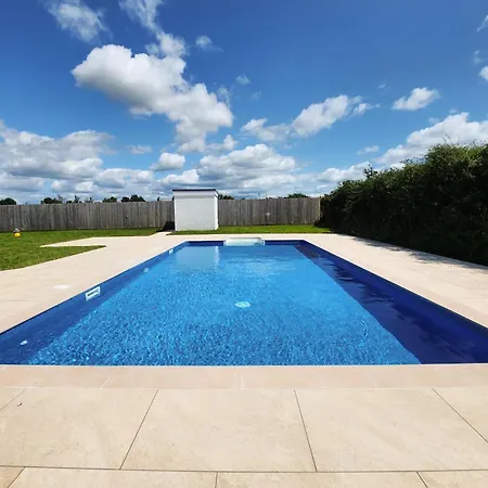 Oasis - 2 Bedroom Apartment - Ocean Breeze Port Eynon Exterior foto