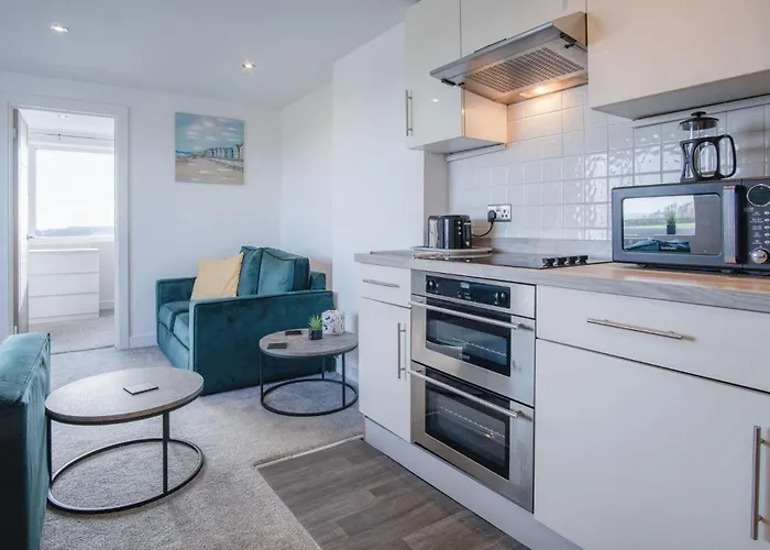 Oasis - 2 Bedroom Apartment - Ocean Breeze